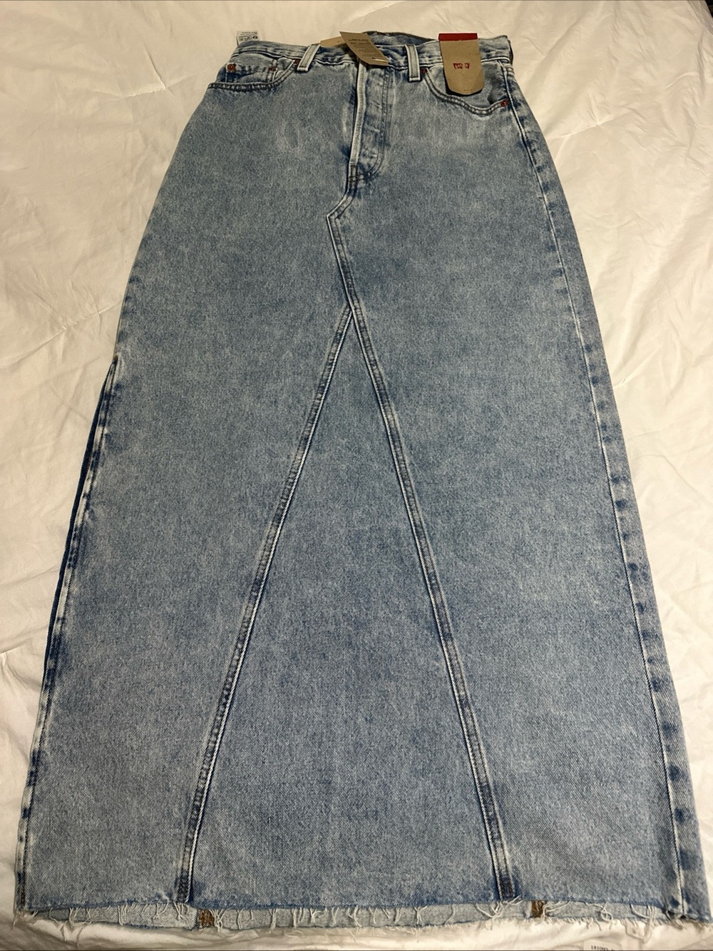 Levi's Light Blue Denim Skirt with Patch Logo - Picture 5 of 13